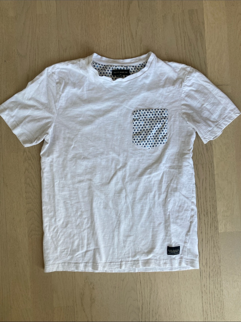 Silver Jeans White Short-Sleeve Tee with Patterned Pocket